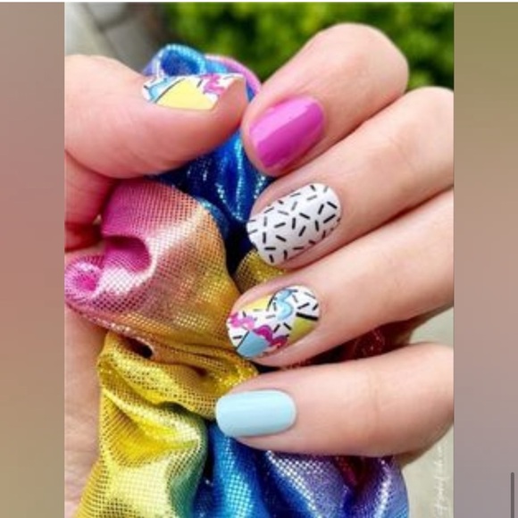 🎉3/$25 NWT Retired & Rare Color Street "Totally Rad" dry Nail polish Strips - Picture 5 of 10